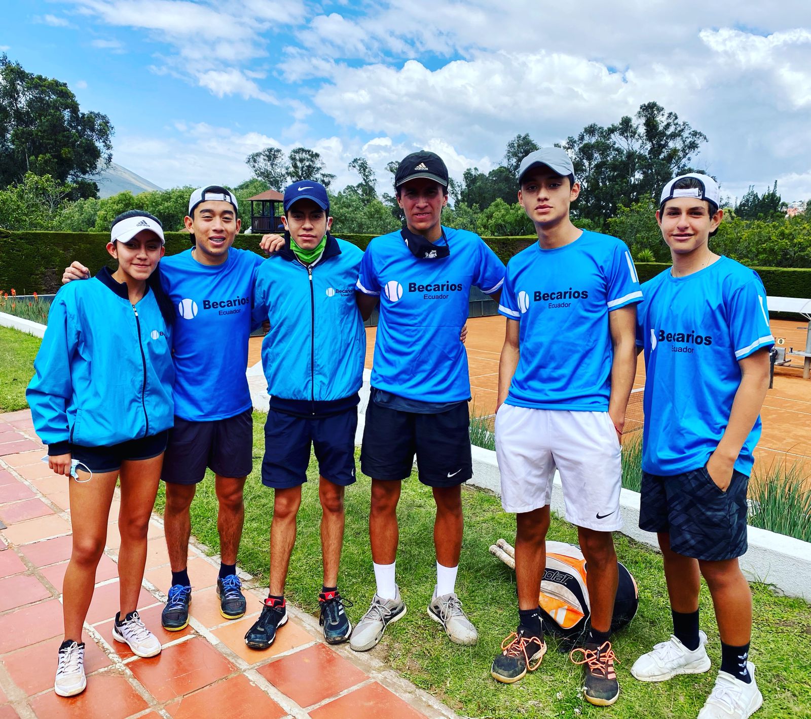 TEAM BECARIOS